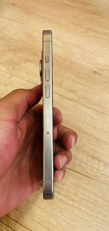 айфон se1: IPhone 15 Pro, Б/у, 256 ГБ, Natural Titanium, Кабель, 85 % — 2