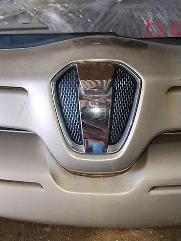 ударопрочный: Решетка радиатора Toyota Б/у, Оригинал — 2