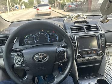 bmw 5 e60: Toyota Camry: 2014 г., 2.5 л, Автомат — 7