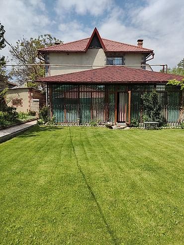 Продается дом.На трассе Орто-сай.10 соток участок.Дом