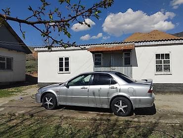 детский машина гелик: Серебристый седан с аэродинамическим обвесом и спойлером на крышке — 4