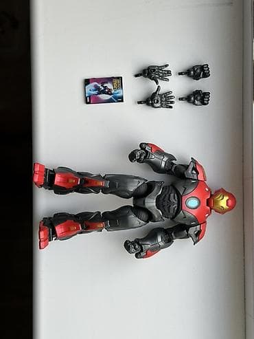 Фигурка Marvel Legends — Ultimate Iron Man. Состояние отличное, все — 1