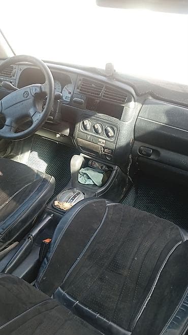 Volkswagen Golf: 1996 г., 1.6 л, Автомат, Хэтчбэк