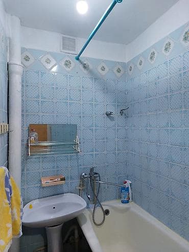 Квартиры: 2 комнаты, 54 м², Мега Комфорт ТЦ 105 серия, 9 этаж, Старый ремонт — 8