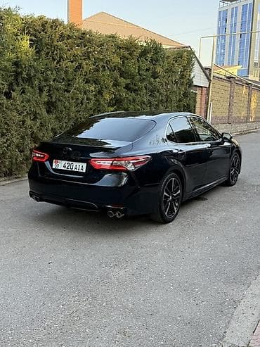 поменяю: Toyota Camry: 2018 г., 2.5 л, Автомат, Бензин, Седан — 4