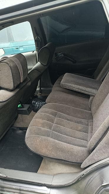 Volkswagen Passat Variant: 1990 г., 1.8 л, Кол менен иштөөчү, Бензин, Универсал — 2