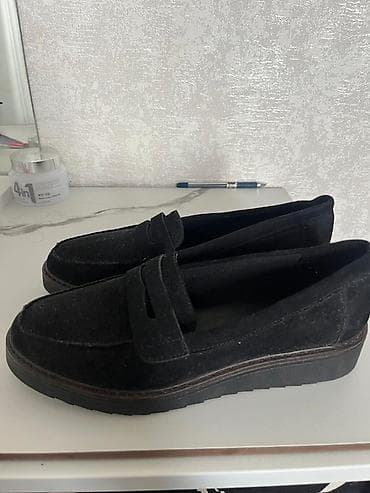 Жеке буюмдар: Женские лоферы из чёрной замши - Классическая модель с перемычкой — 7