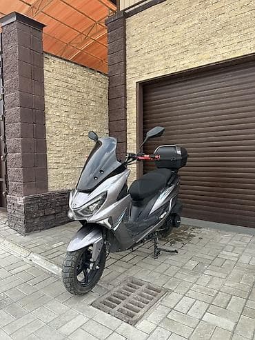 Макси-скутер 150 куб. см, Бензин, Новый — 1