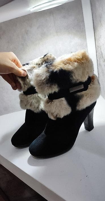 Сапоги: Продаются б/у зимние женские сапоги ! Бренд CRACIANA Мех настоящий — 1