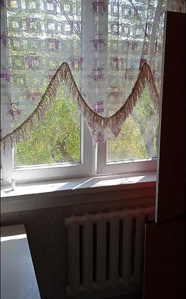 Сдается 1‑комнатная квартира в 8‑м микрорайоне. Планировка и дом: - at lalafo.kg Сдается 1‑комнатная квартира в 8‑м микрорайоне. Планировка и дом: -