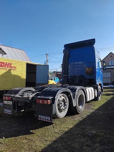 Тягач, Volvo, 2005 г., Тентованный