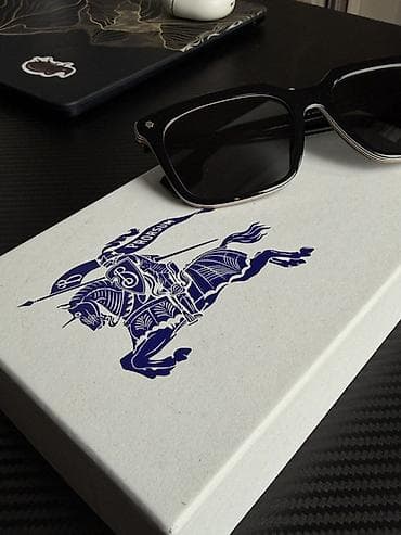 burberry шарф: Солнцезащитные очки очки, Burberry, Унисекс, Прямоугольные, Регулируемые носоупоры — 3