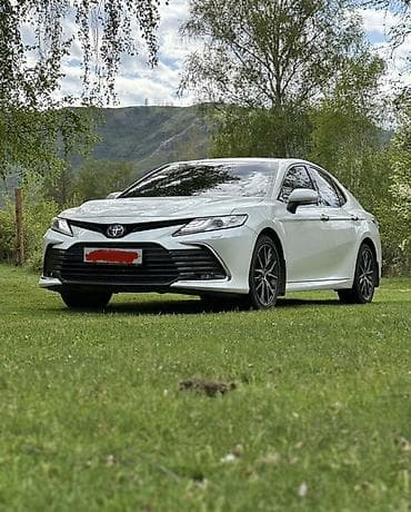 тойоты: Toyota Camry: 2023 г., 2.5 л, Автомат, Бензин, Седан — 1