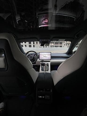 xpeng p7: Zeekr 001: 0.1 л | 2022 г. Фастбек — 8