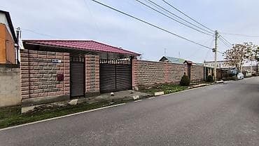 Коммерческая недвижимость: Сдаю на длительный срок просторный двухэтажный дом с закрытой усадьбой — 3