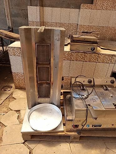 Продается оборудование для фаст фуда: 1.Витринный холодильник