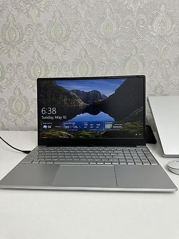 magicbook 14: Ноутбук серебристого цвета - RAM:8 GB, Intel(R) CORE (TM) i5 SSD — 10