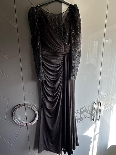 вечерное: Вечернее платье в пол, черного цвета. Особенности: - Эффектная — 1