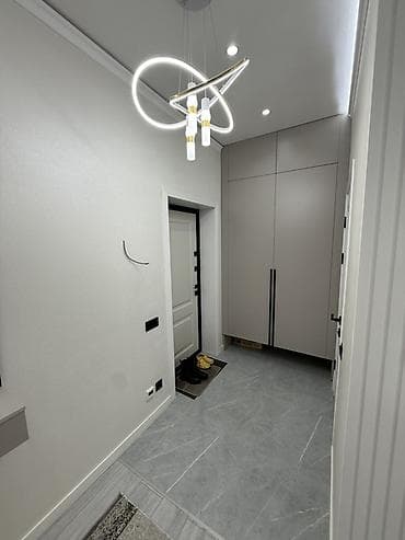 функциональный кровать: Современный санузел с отделкой под мрамор. - Подвесной унитаз с — 5