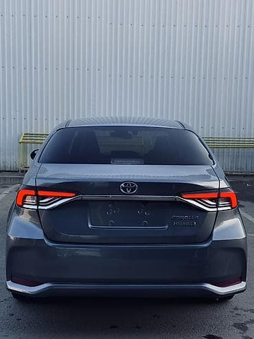 продаю тойота каролла: Toyota Corolla: 2022 г., 1.8 л, Вариатор, Гибрид, Седан — 6