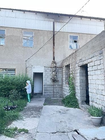 квартирантами: Продаю дом! Ж/м Рухий Мурас 4 сотых Двор большой Есть баня Есть — 3