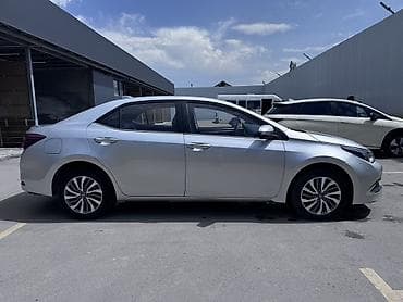 coroll: Toyota Corolla: 2019 г., 1.8 л, Автомат, Электромобиль, Седан — 6