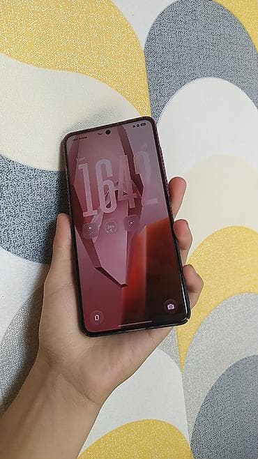redmi note 15 plus: OnePlus 13 256/12 не регистрированный, есть трещина на камере но это — 2