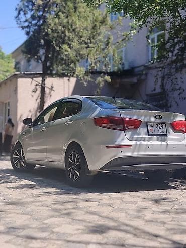 honda e: Kia Rio: 2016 г., 1.6 л, Механика, Бензин, Седан — 4