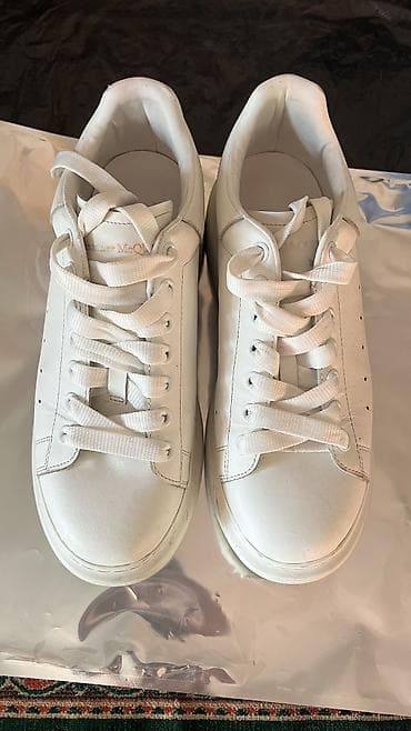 Мужские кроссовки, 42, Alexander McQueen, Б/у, цвет - Белый, Самовывоз