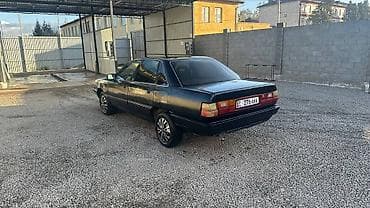 импреза седан: Audi 100: 1989 г., 2 л, Бензин, Седан — 4