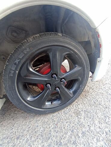 домкрат для машины: Диски R 16 Комплект, отверстий - 4, Б/у — 1