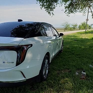 Унаа сатуу: Электромобиль (белый хэтчбек/седан HongQi E-QM5 — премиальный — 8