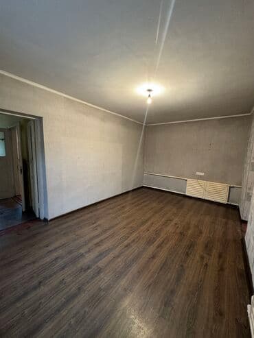 Үйдү ижарага алам: 55 кв. м, 3 бөлмө, Жылуу пол, Евроремонт, Унаа токтотуучу жай — 3