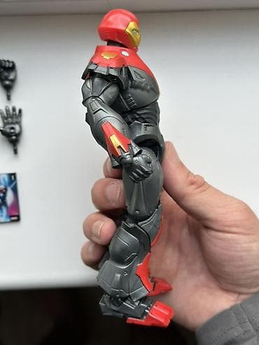 Фигурка Marvel Legends — Ultimate Iron Man. Состояние отличное, все — 4