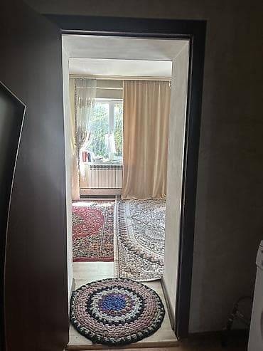 Үйлөр: 🏡 Продается 4-комнатный дом в ж/м Ак-Босого! 📐 Площадь дома: 98 м² 🌿 — 8
