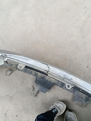 hyundai xcient: Бампер Toyota, Оригинал — 6