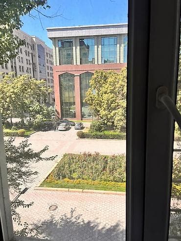 3 комнаты, 95 м², Сталинка, 3 этаж, Косметический ремонт at lalafo.kg 3 комнаты, 95 м², Сталинка, 3 этаж, Косметический ремонт