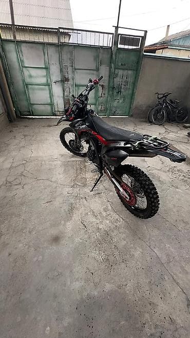 Скутерлер: Продам эндуро мотоцикл 300 кубов 🔥 Продаётся мощный и бодрый эндуро — 2