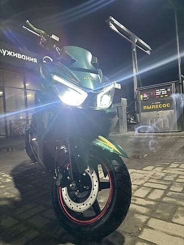 Макси-скутер 150 куб. см, Бензин, Б/у