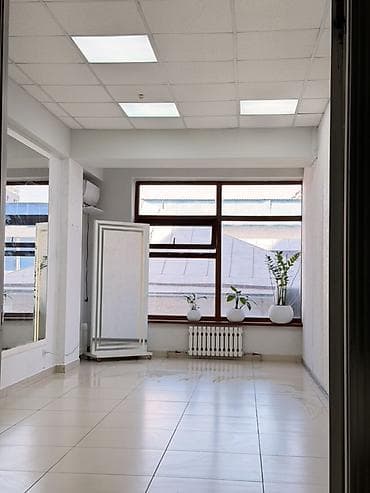Аренда кабинетов в салонах красоты, 30 м², Для бровиста, Для визажиста, Для лешмейкера at lalafo.kg Аренда кабинетов в салонах красоты, 30 м², Для бровиста, Для визажиста, Для лешмейкера