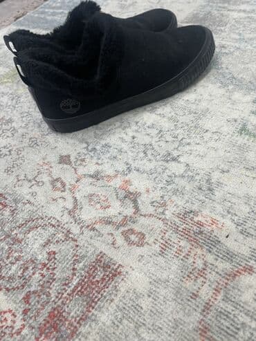 Киреге берилүүчү кийимдер: Timberland 38 — 2