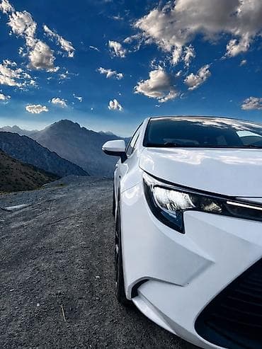 byd e2 2019: Toyota Corolla: 2023 г., 1.8 л, Вариатор, Гибрид, Седан — 6