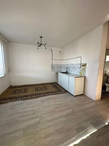 рабочи городок: Продается двухэтажный кирпичный дом. Планировка и площади: - Два — 5