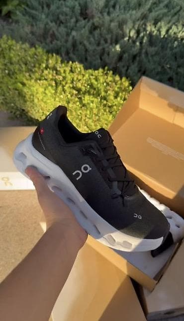 43: Мужские кроссовки, 41, 42, 43, Новый, цвет - Черный, Платная доставка — 2