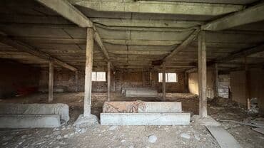 продажа дома в токмаке: Сдаю в аренду производственное помещение или кошару 280 м2., без — 5