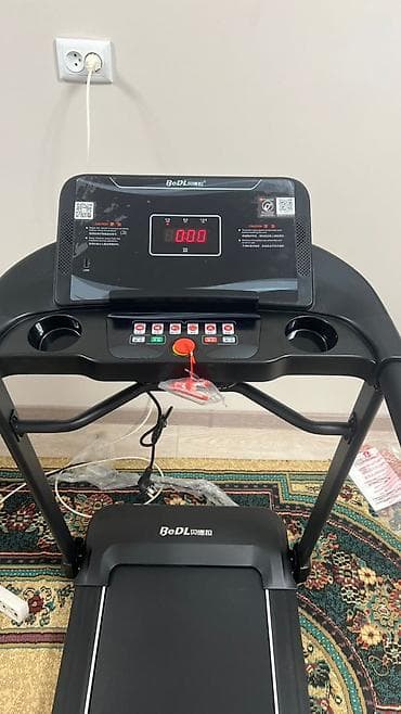 бегавой дарожки: Беговая дорожка для домашних тренировок - Мощность двигателя: 3,5 — 4