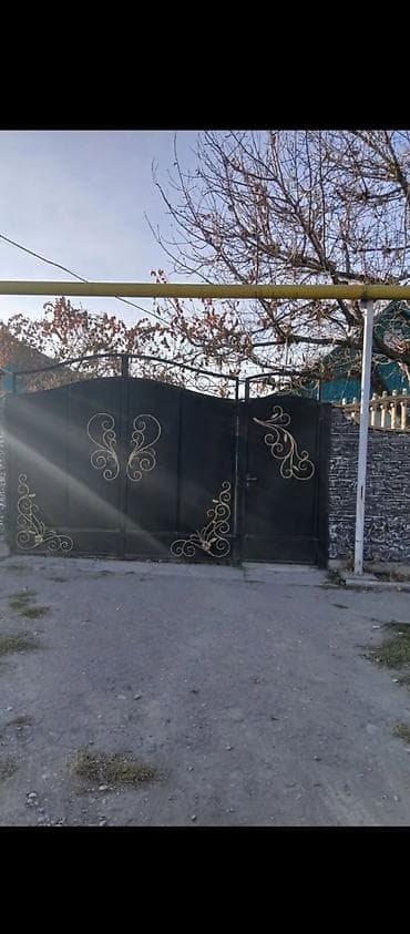 3 микрорайоне: 60 м², 3 комнаты, Забор, огорожен — 1