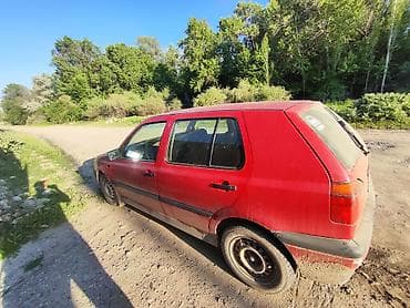 Volkswagen Golf: 1997 г., 1.8 л, Механика, Бензин, Хэтчбэк