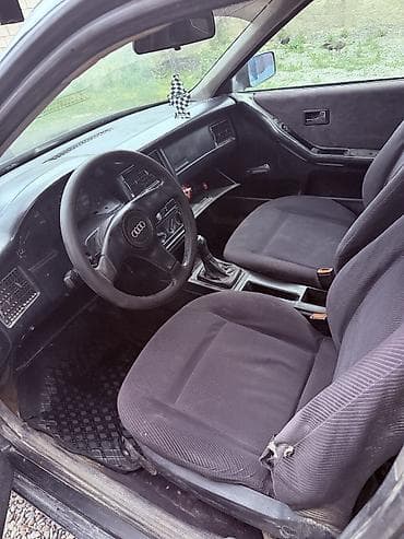 полик 5 д: Audi 80: 1992 г., 2 л, Механика, Бензин, Седан — 5