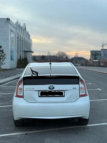 Продажа авто: Toyota Prius: 2015 г., 1.8 л, Вариатор, Гибрид, Хэтчбэк — 5